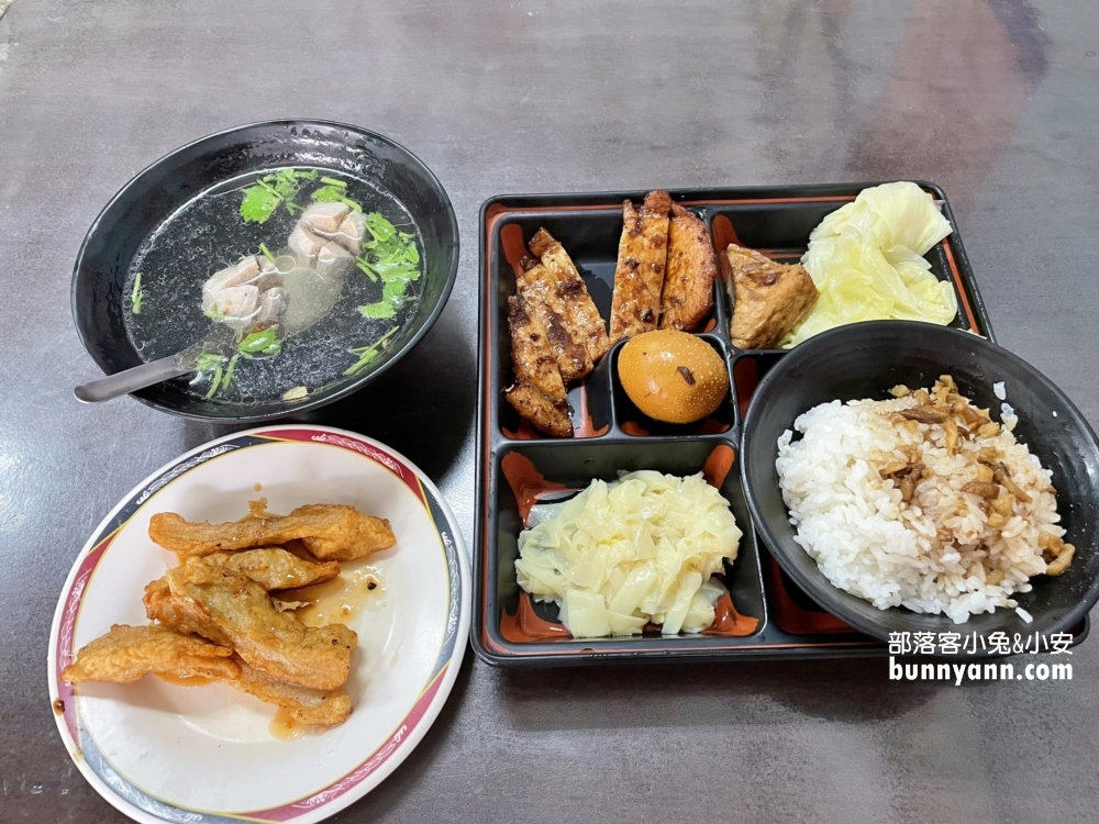 【天下魯肉飯】排骨便當任選三種配菜只賣50元超佛