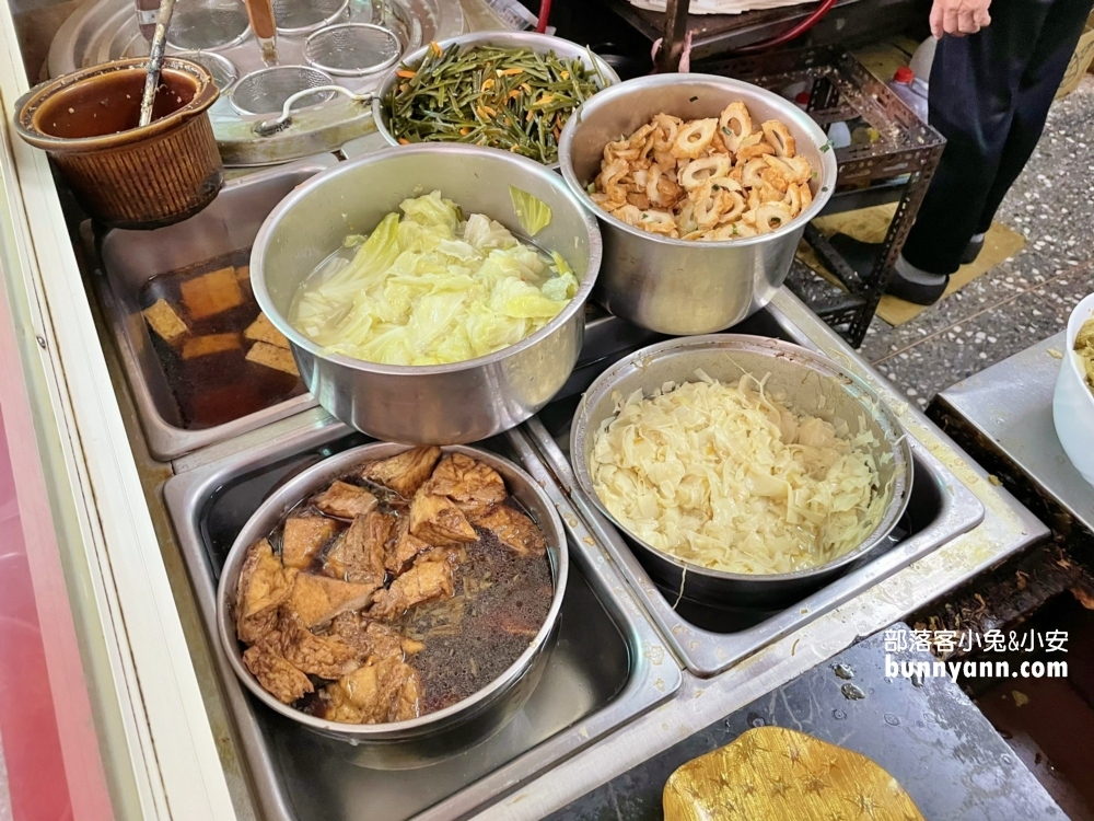 【天下魯肉飯】排骨便當任選三種配菜只賣50元超佛