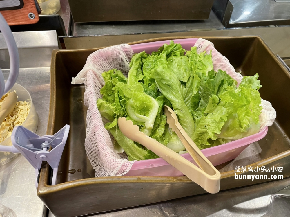 帶你吃【韓江烤肉】牛小排吃到飽，韓式小菜隨你夾(菜色)
