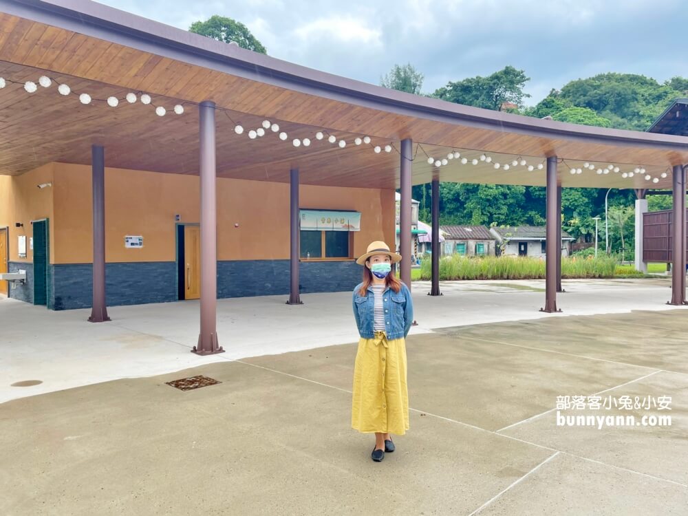 金山中山溫泉公園，免費泡金色溫泉足湯，順遊老街吃美食