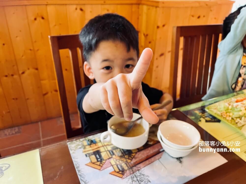 大溪【黃色小屋咖啡莊園】藏身田野的景觀咖啡廳，下午茶好吃又好拍