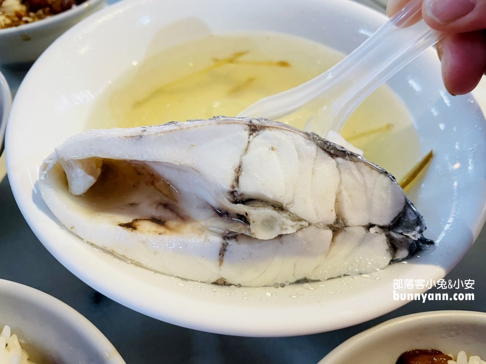 屏東美食沿海鮮魚湯推薦，在地人一早必吃鮮魚湯&肉燥飯