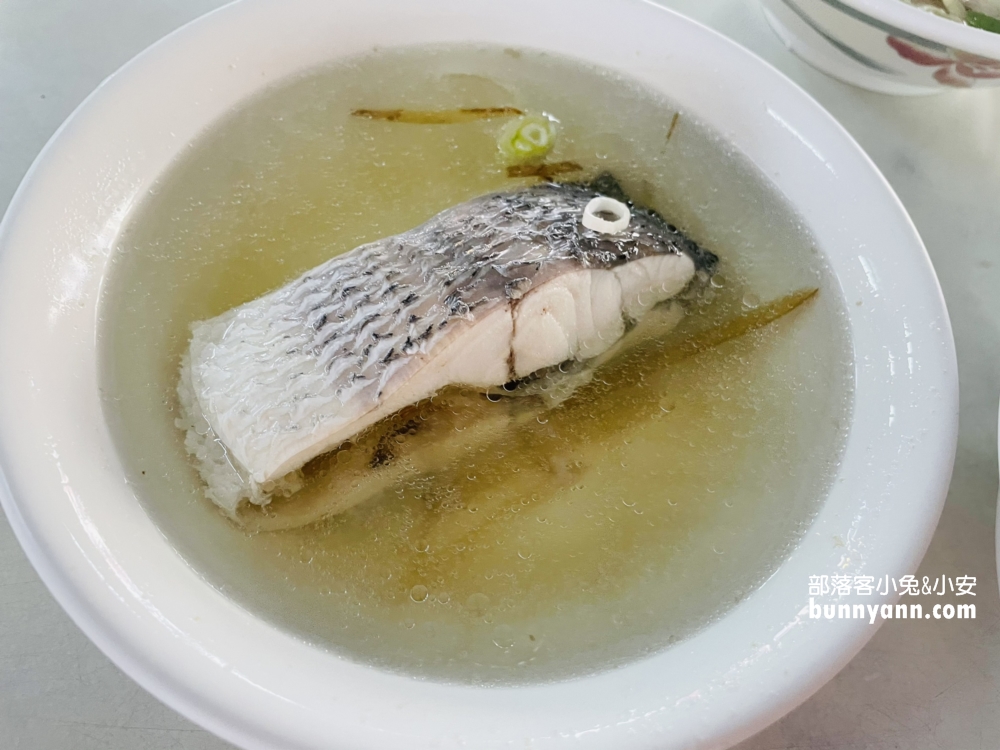 屏東美食沿海鮮魚湯推薦，在地人一早必吃鮮魚湯&肉燥飯