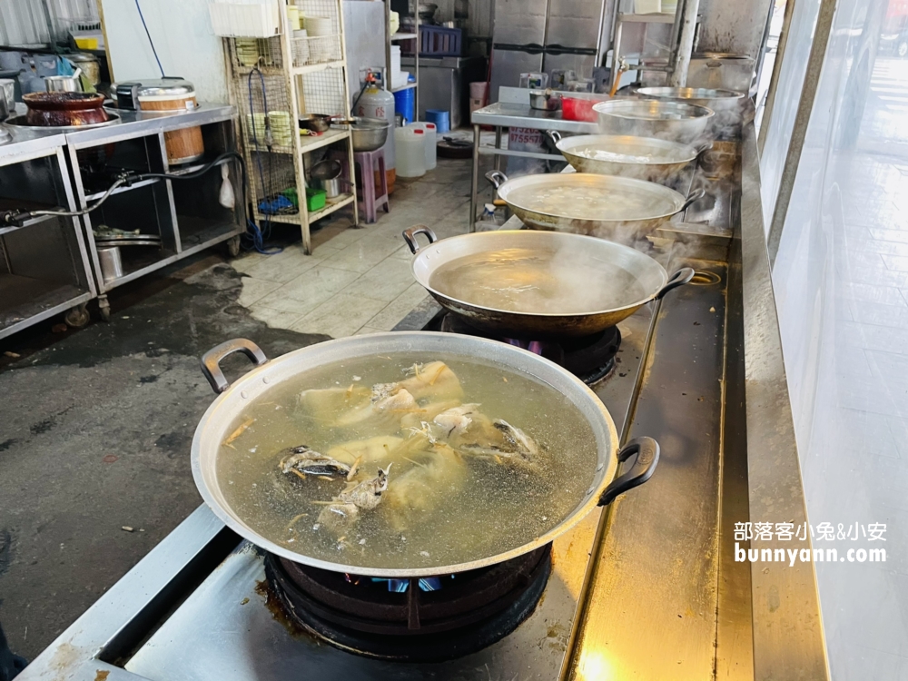 屏東美食沿海鮮魚湯推薦，在地人一早必吃鮮魚湯&肉燥飯