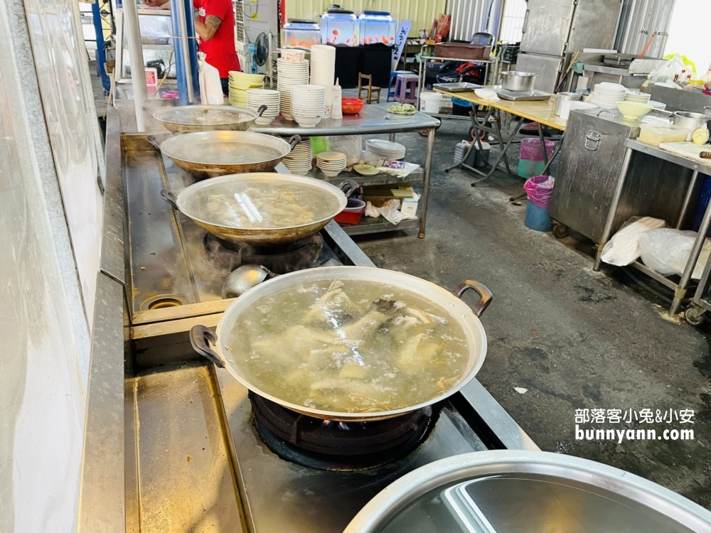 屏東美食沿海鮮魚湯推薦，在地人一早必吃鮮魚湯&肉燥飯