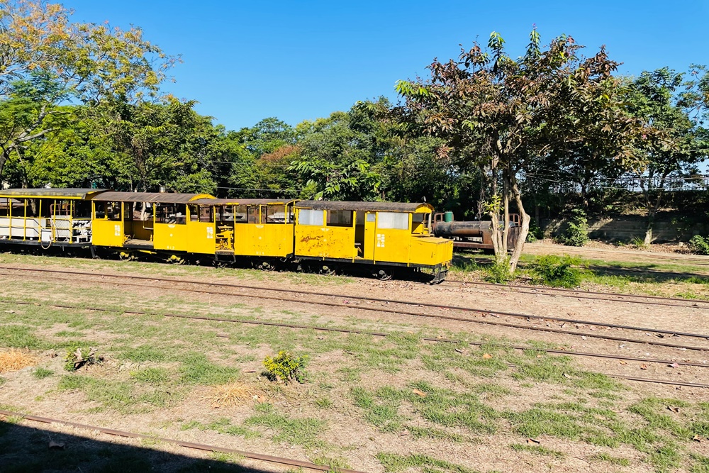 嘉義的蒜頭糖廠-蔗埕文化園區，搭五分車時間與搭乘優惠整理