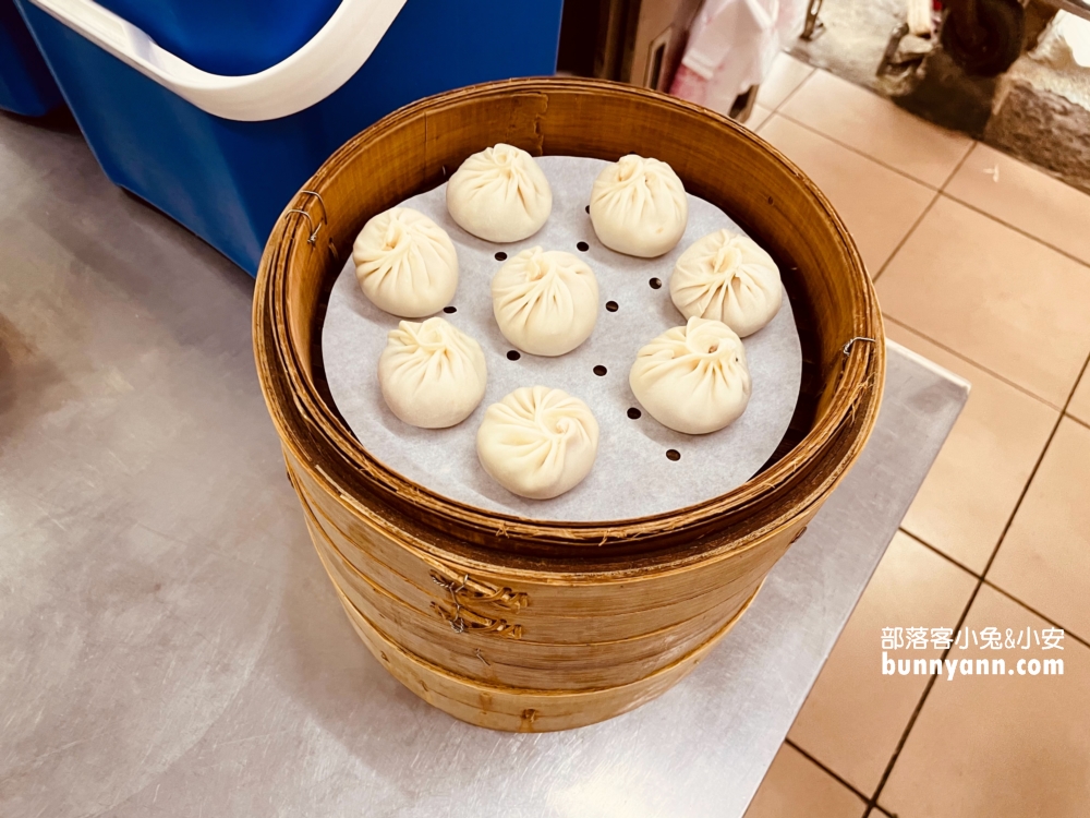 嘉義【豆豆小籠湯包蒸餃】嘉義版鼎泰豐湯包，高貴不貴的湯包小吃店