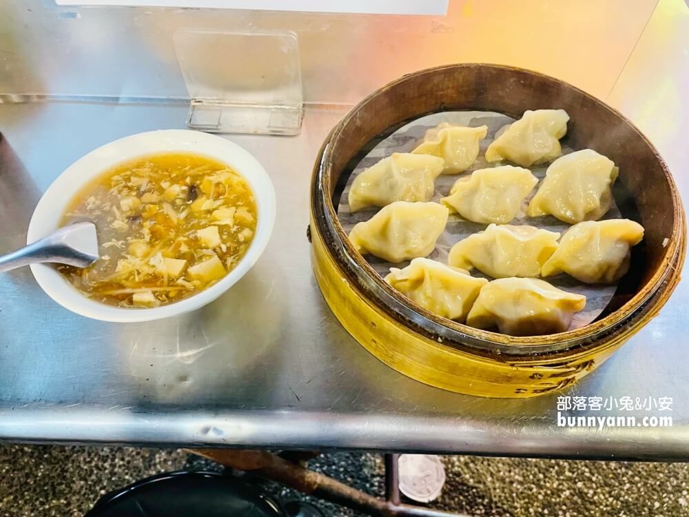 【寧夏夜市】捷運旁人氣夜市！從木瓜牛奶喝到阿榮豬肝湯