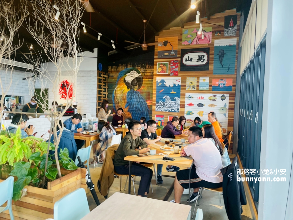 山男咖啡》擁有無敵海景的下午茶地點，墾丁欣賞海岸線約會咖啡廳