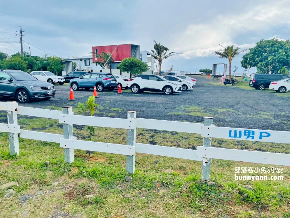 山男咖啡》擁有無敵海景的下午茶地點，墾丁欣賞海岸線約會咖啡廳