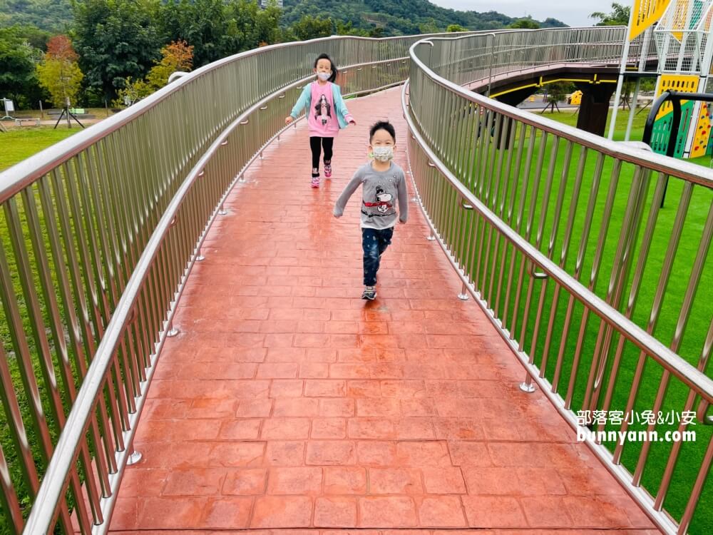 南投「名間親子生態園區」暢遊兒童樂園，停車、設施、環境一次介紹。