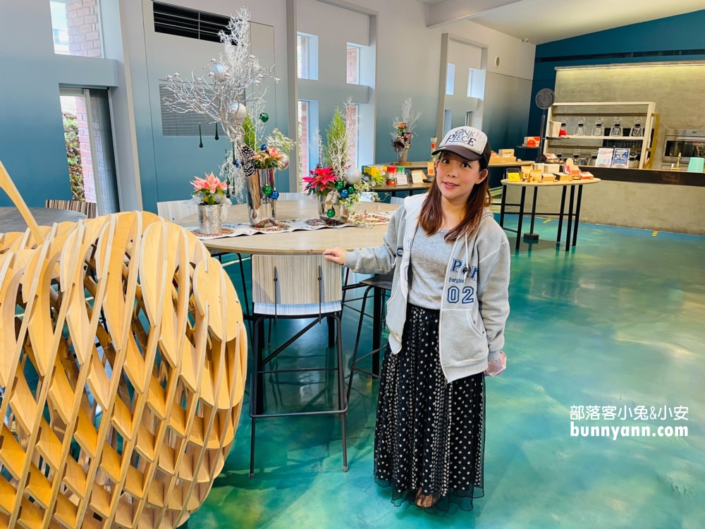 微熱山丘南投三合院創始店，免門票參觀，還請吃土鳳梨酥。