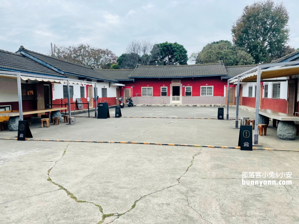 微熱山丘南投三合院創始店，免門票參觀，還請吃土鳳梨酥。