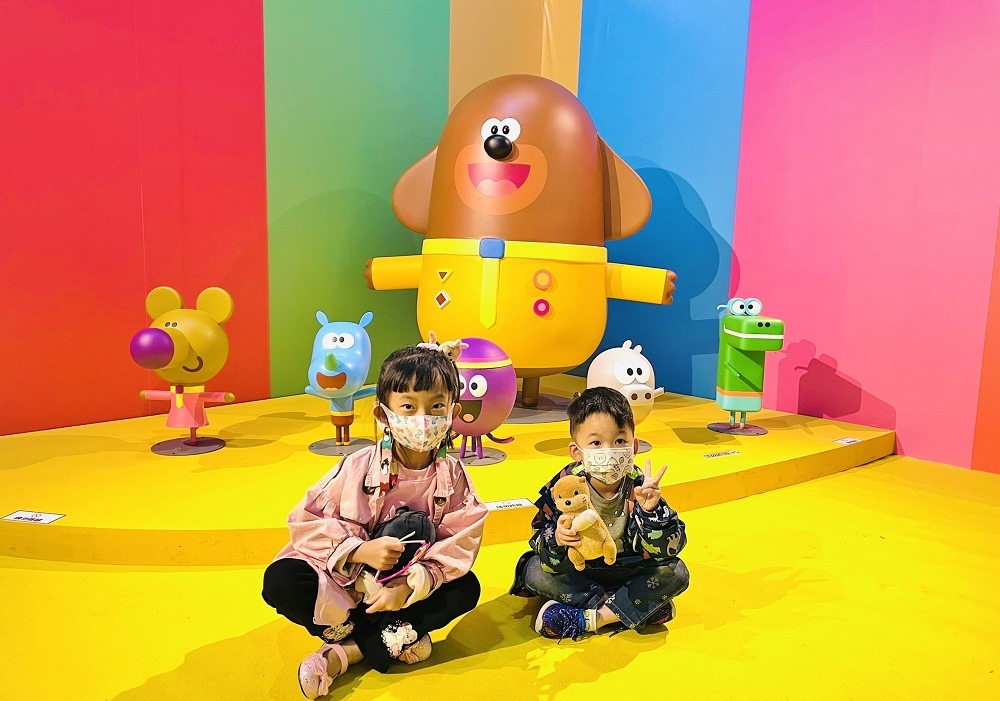 2022親子旅遊來阿奇幼幼園玩，吃阿奇雞蛋糕，玩旋轉木馬