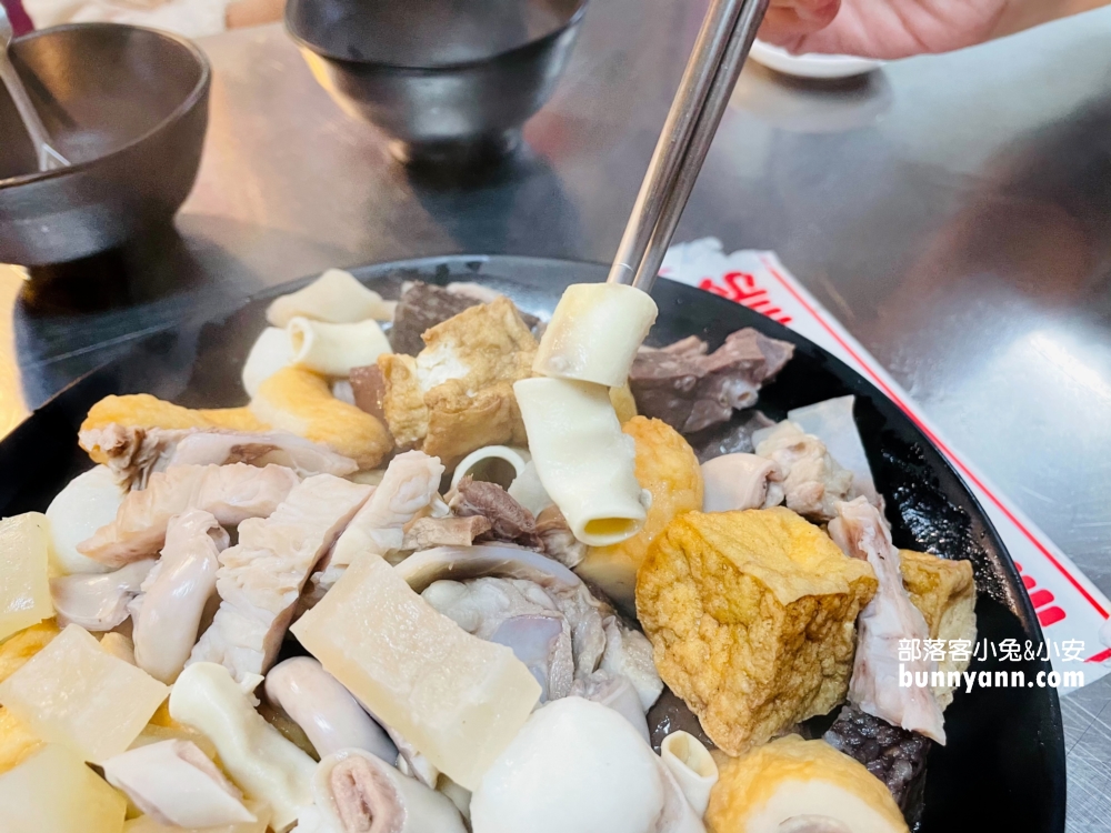基隆【安樂市場菜頭滷】躲在菜市場裡的平價黑白切美食攤