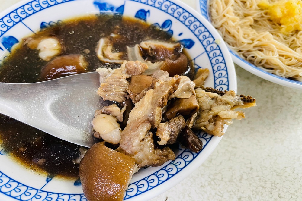 新化蓮霧腳羊肉，清晨4點半就營業的低調羊肉湯