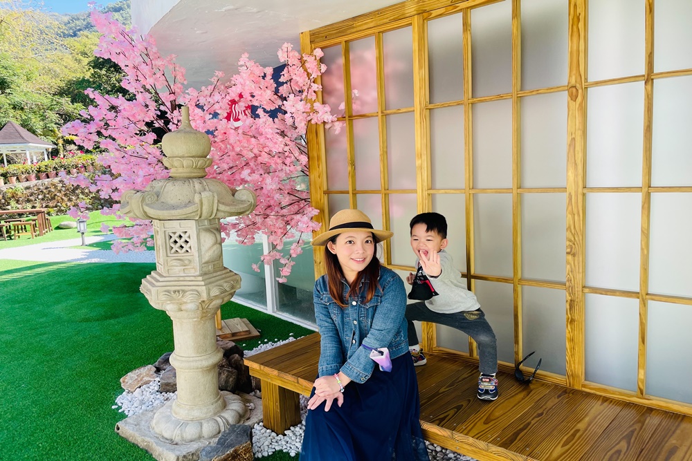 高雄扇平山莊泡溫泉，最新日式湯屋，免費拍歐洲莊園