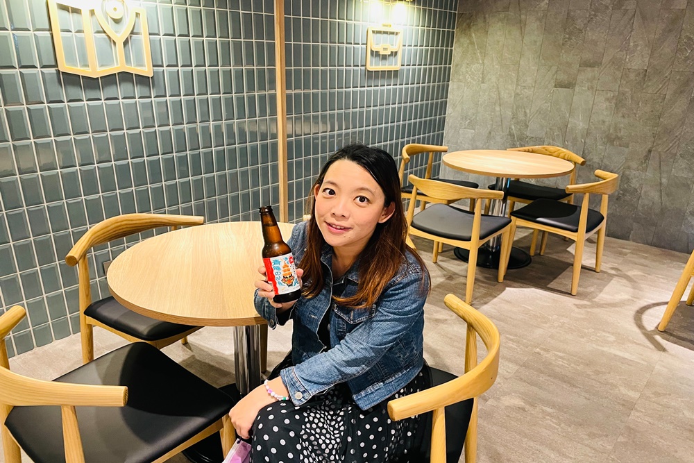 康橋商旅高雄站前館，四人房4900含早餐跟點心