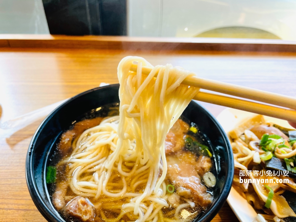 台南》新化排骨麵，個人覺得咖哩飯比排骨麵還強