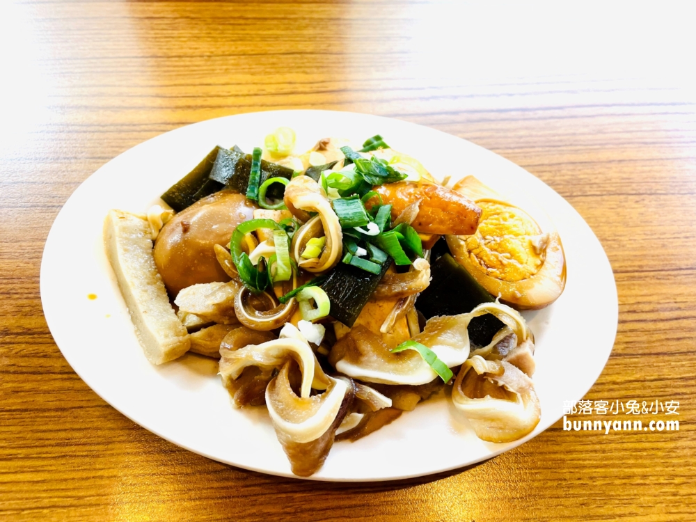 台南》新化排骨麵，個人覺得咖哩飯比排骨麵還強