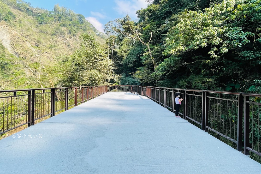 南投【瑞龍瀑布園區】來回一小時輕鬆走完瀑布及吊橋