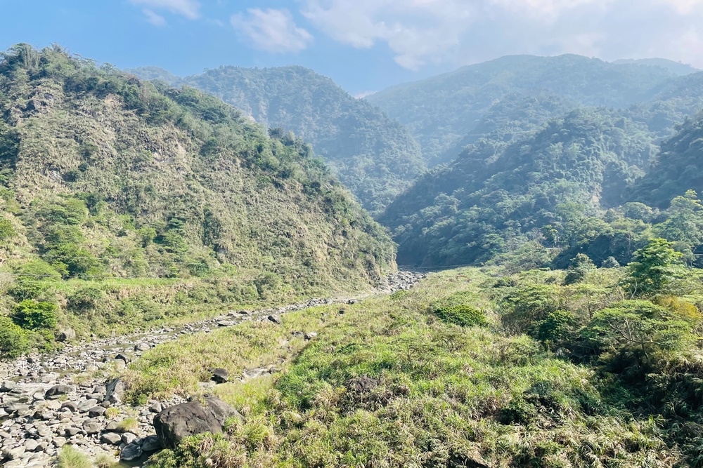 南投【瑞龍瀑布園區】來回一小時輕鬆走完瀑布及吊橋