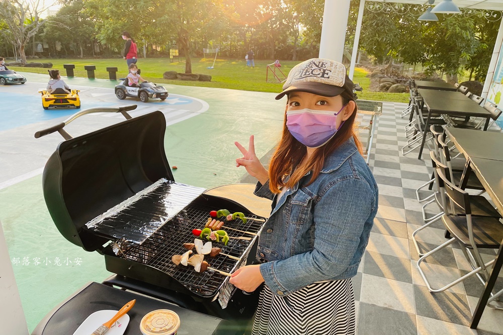詩情夢幻城堡｜親子主題旅店，一房一台電動車有夠棒
