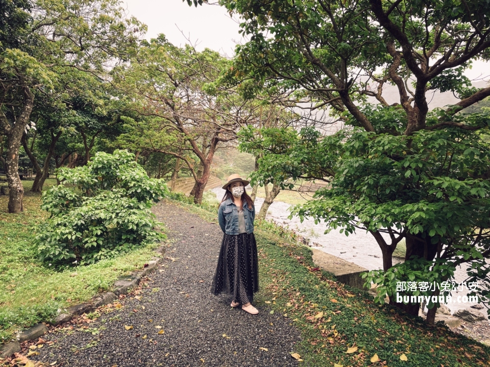 屏東【雙流國家森林遊樂區】單程只要步行20分鐘就能抵達中途點山谷吊橋