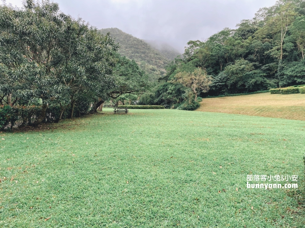 屏東【雙流國家森林遊樂區】單程只要步行20分鐘就能抵達中途點山谷吊橋
