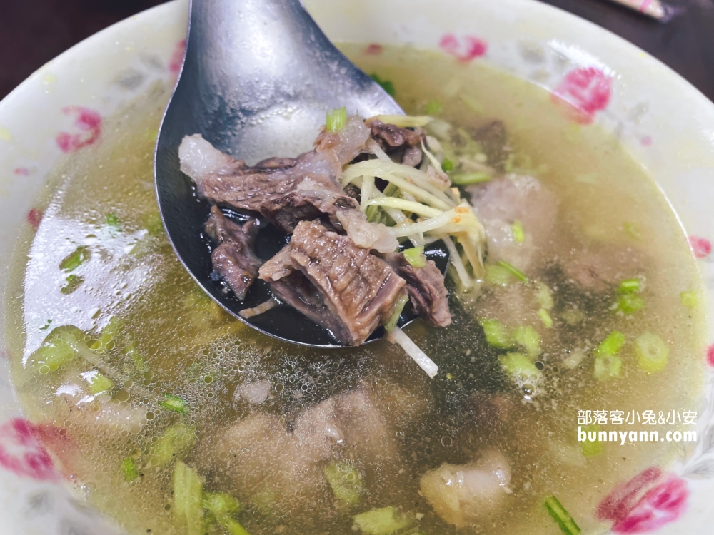 帶你吃基隆【廣東汕頭牛肉店】茶咖哩牛肉麵隱藏料理~
