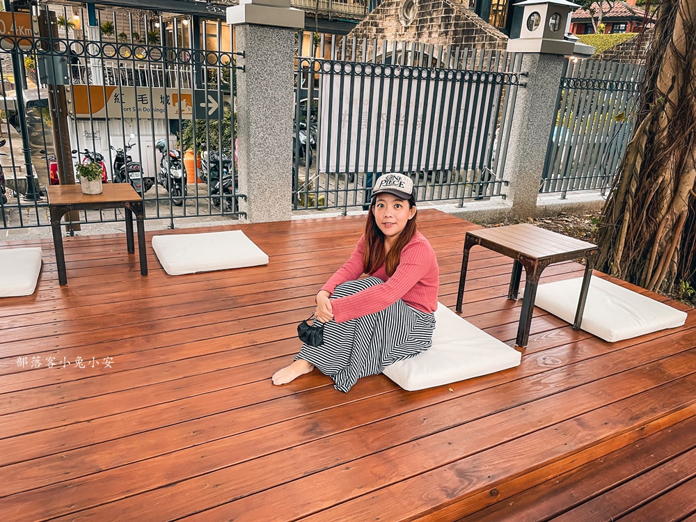 時光樹影河岸景觀餐廳，餐廳用餐區就能欣賞動人的淡水河景和夕陽風光