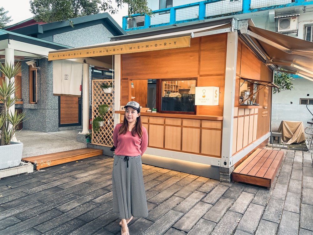 時光樹影河岸景觀餐廳，餐廳用餐區就能欣賞動人的淡水河景和夕陽風光