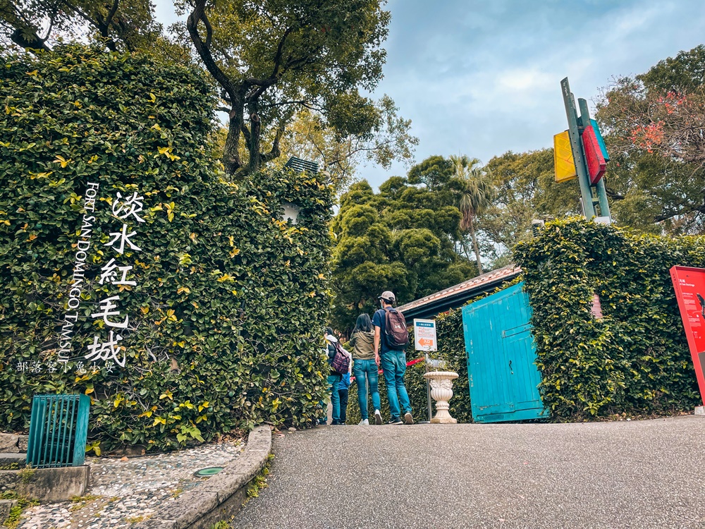 時光樹影河岸景觀餐廳，餐廳用餐區就能欣賞動人的淡水河景和夕陽風光