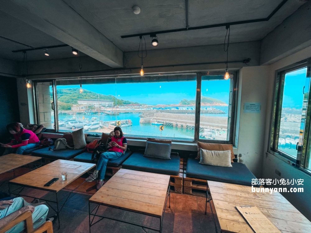 萬里【一粒沙咖啡館】有店貓可擼也太療癒