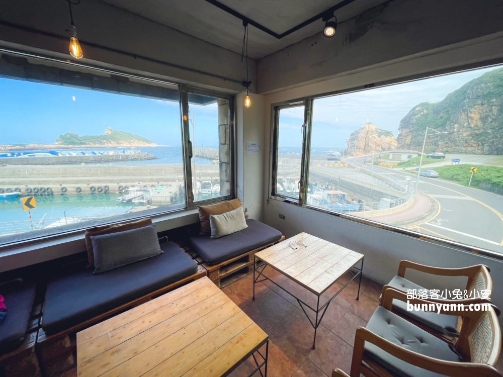 萬里【一粒沙咖啡館】有店貓可擼也太療癒