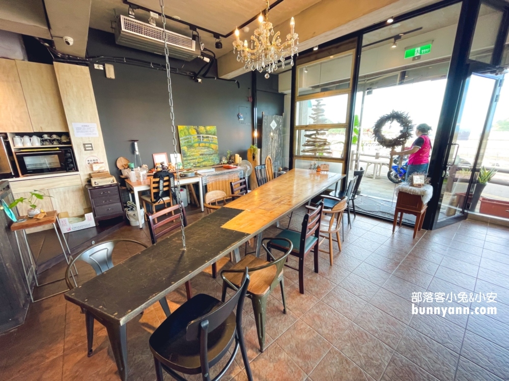 萬里【一粒沙咖啡館】有店貓可擼也太療癒