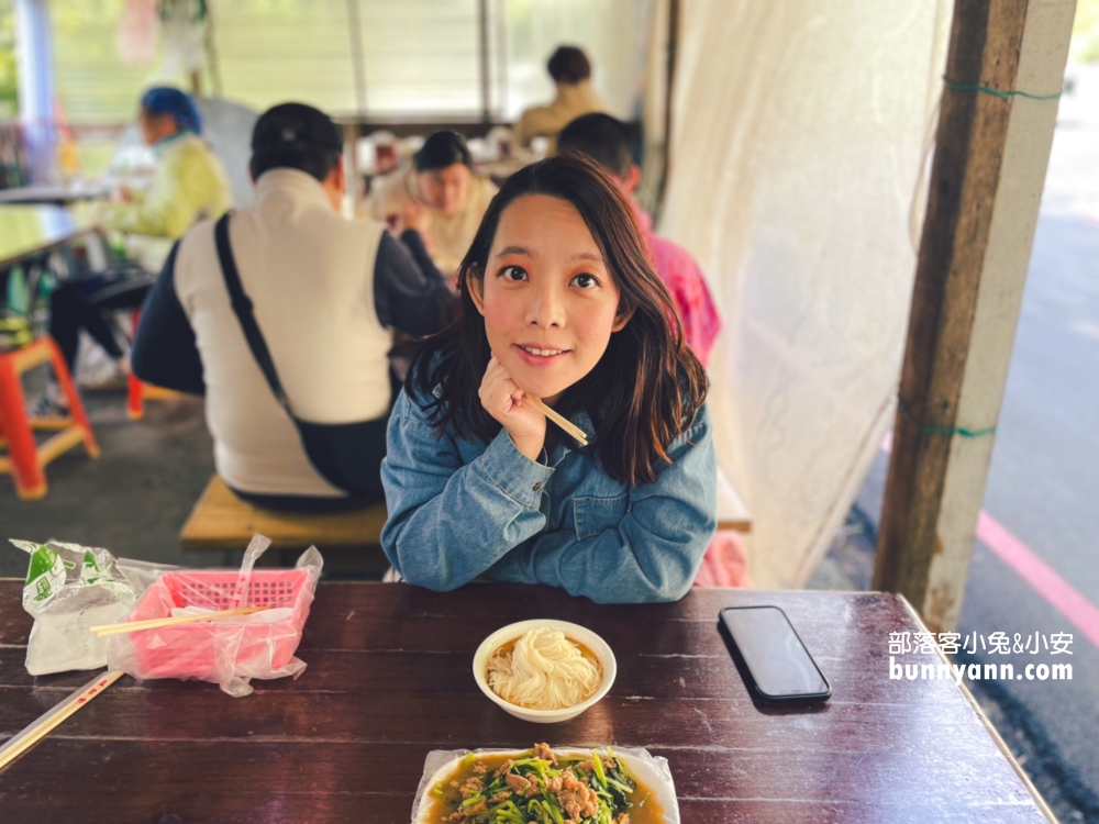 陽明山【何記麻油雞】士林這家麻油雞湯真不錯喝，炒羊肉也很猛。