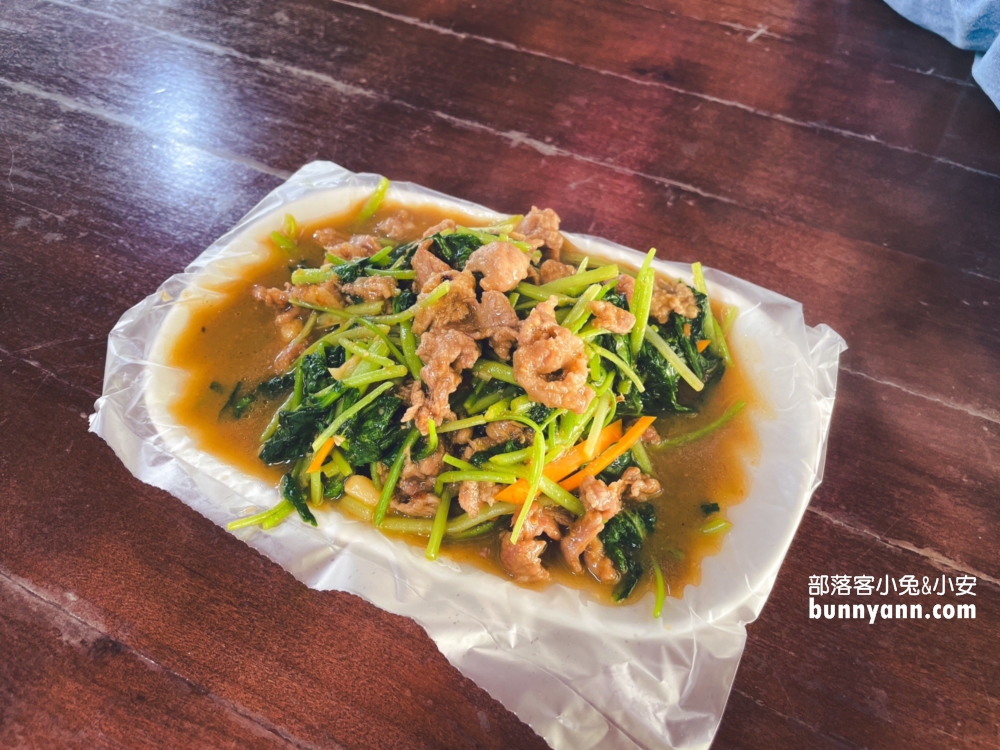 陽明山【何記麻油雞】士林這家麻油雞湯真不錯喝，炒羊肉也很猛。