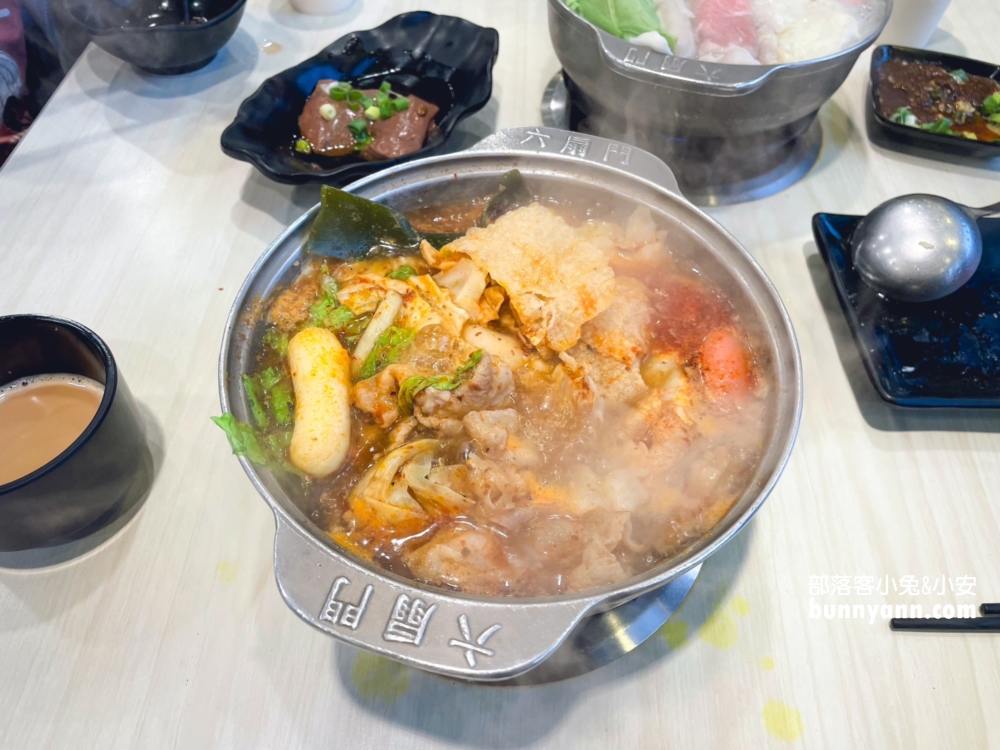 六扇門｜平價火鍋店最低160元起，自助吧冰淇淋、飲料無限吃到飽。