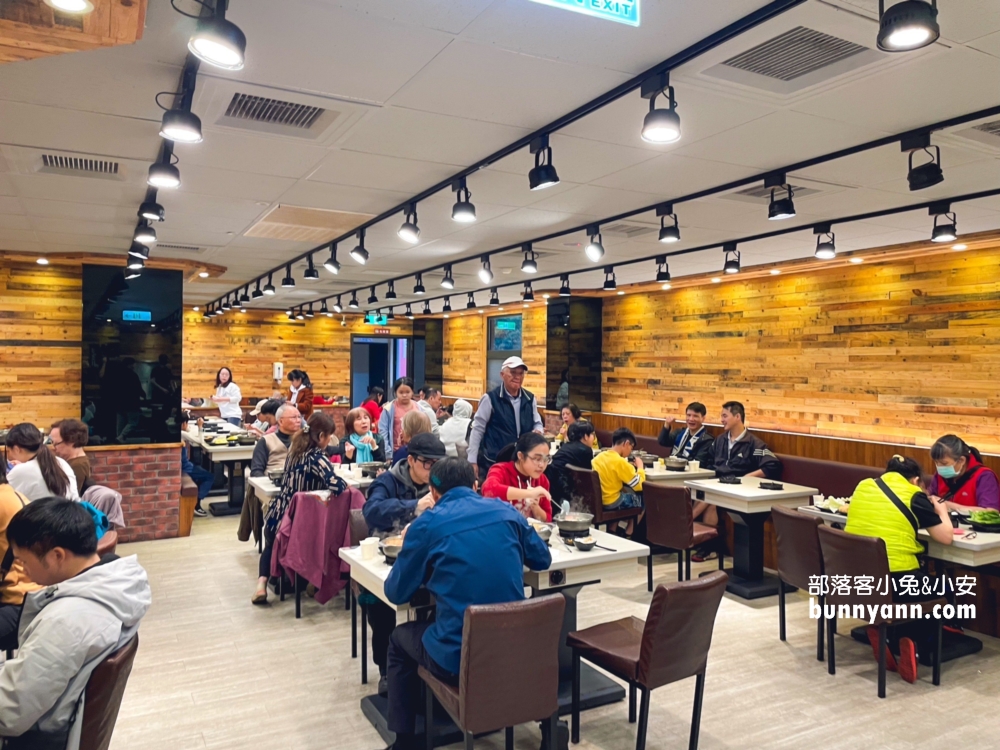 六扇門｜平價火鍋店最低160元起，自助吧冰淇淋、飲料無限吃到飽。