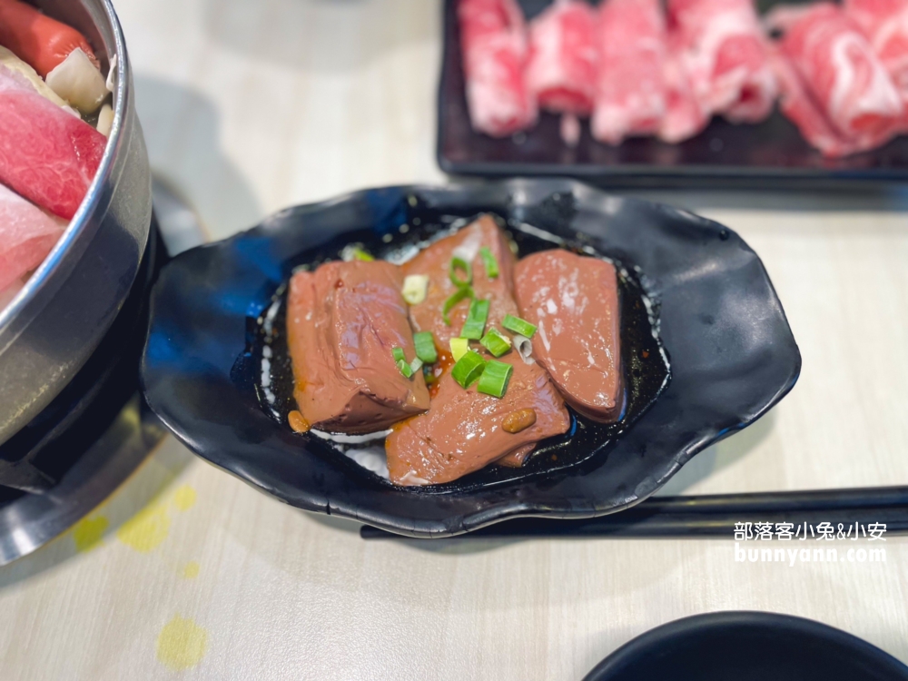 六扇門｜平價火鍋店最低160元起，自助吧冰淇淋、飲料無限吃到飽。