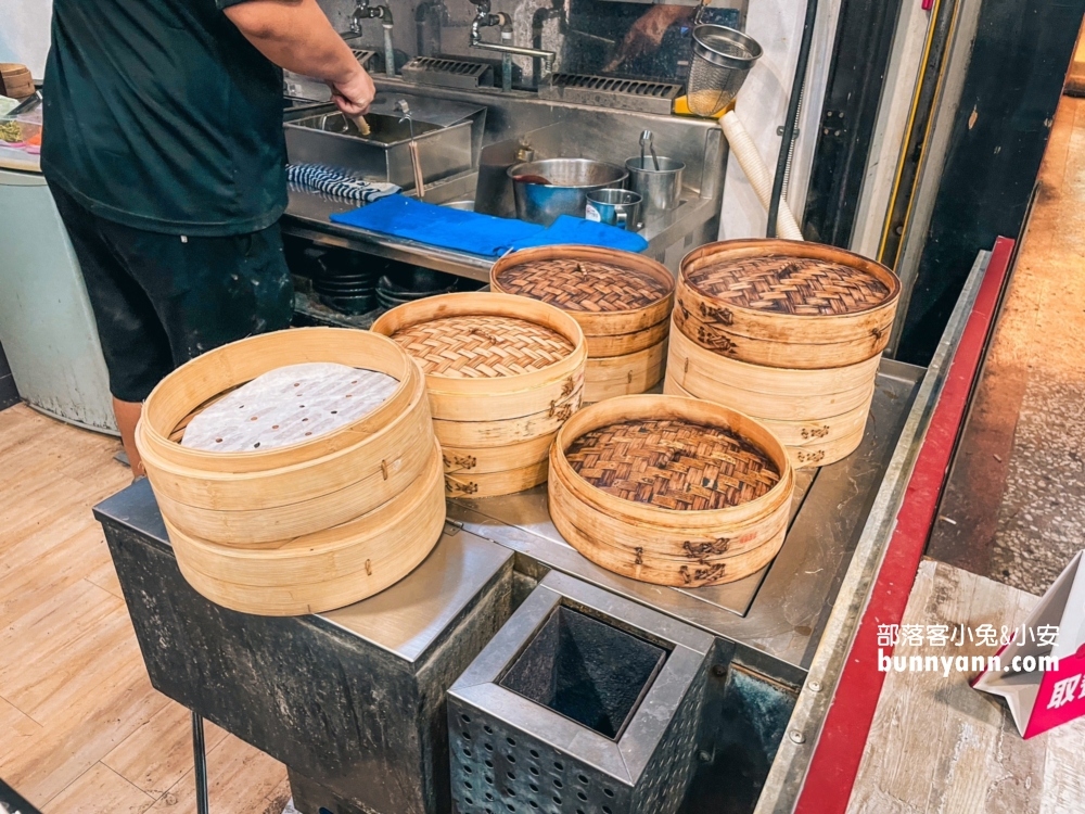 台中【古猗園灌湯包】包進整顆蚵仔的海鮮湯包!!
