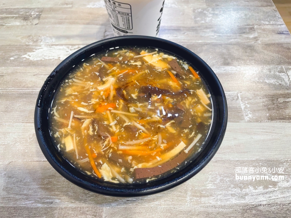 台中【古猗園灌湯包】包進整顆蚵仔的海鮮湯包!!