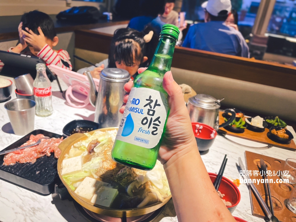 韓鄉韓國料理(市府總店)，30種小菜吃到飽真夠味。