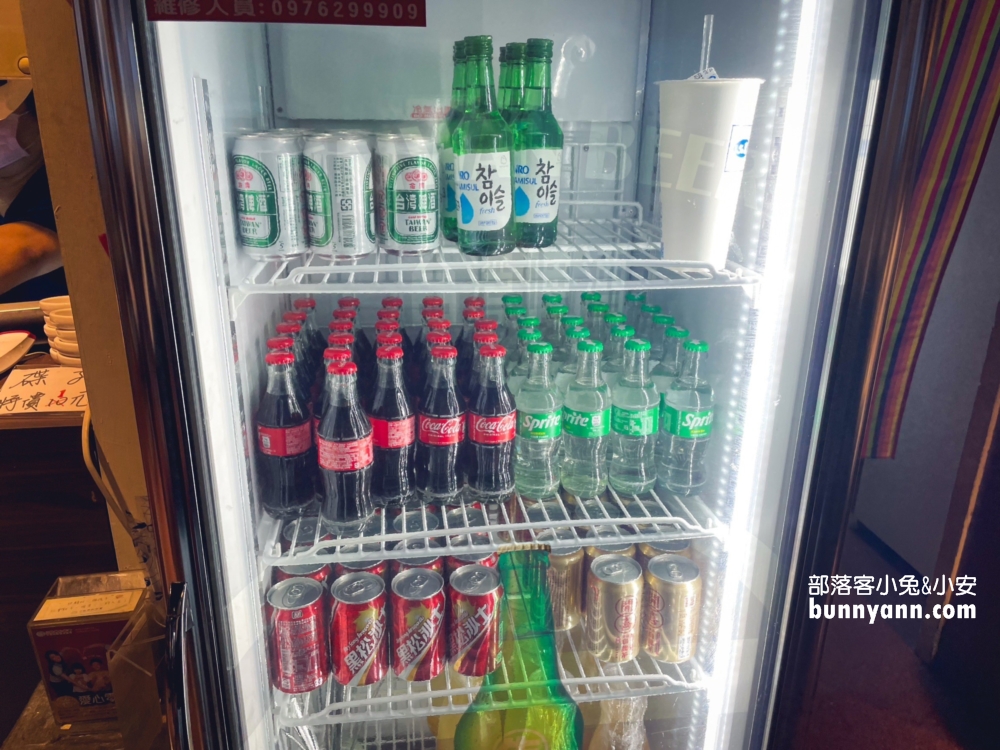 韓鄉韓國料理(市府總店)，30種小菜吃到飽真夠味。