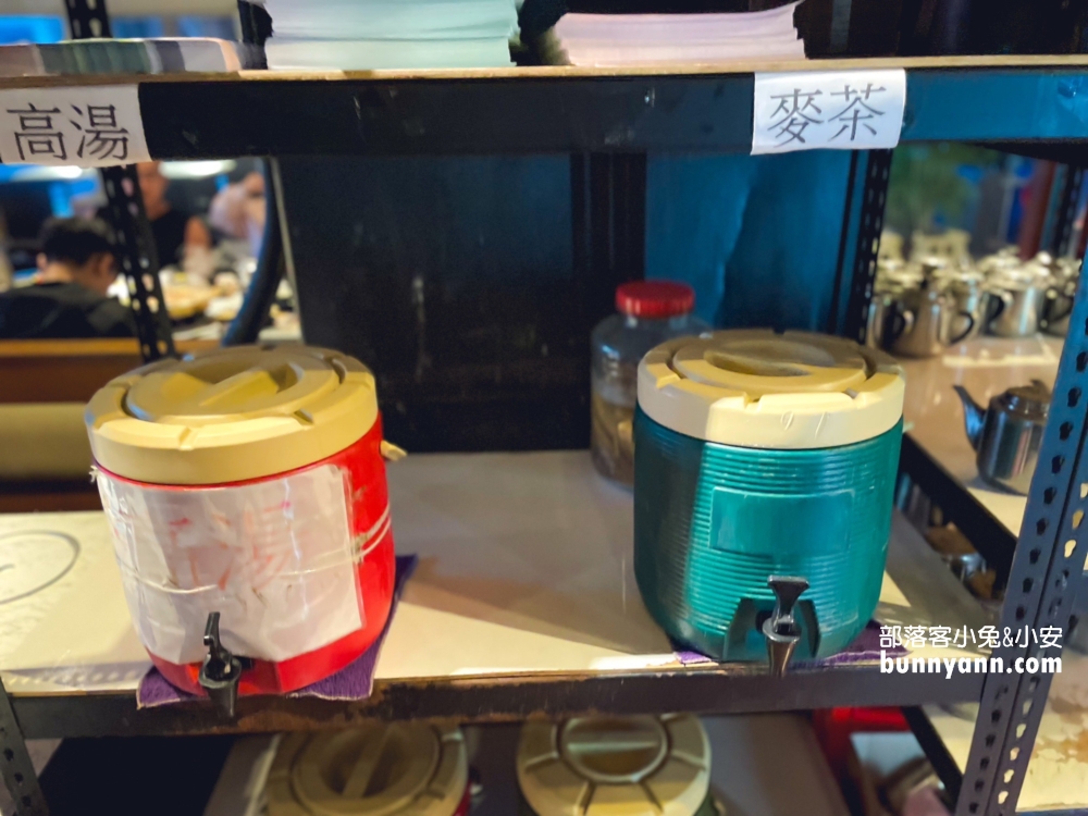 韓鄉韓國料理(市府總店)，30種小菜吃到飽真夠味。