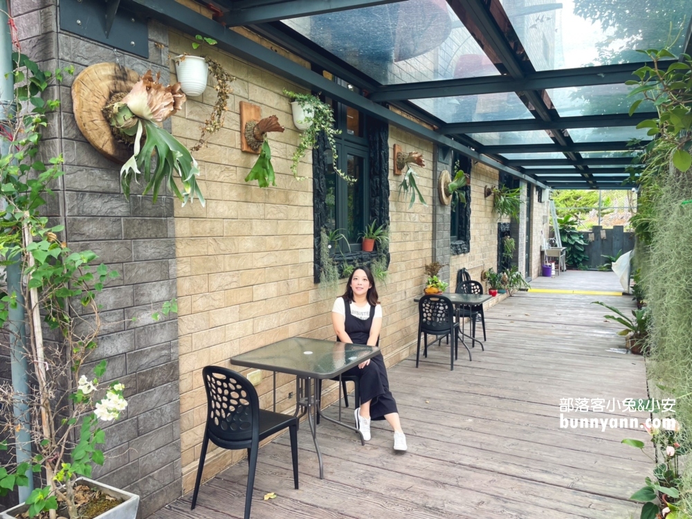 南投免門票的「塔塔加可可農園」巧克力店，試吃非常大方服務又好。