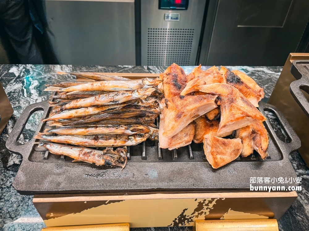 【旭集和食集錦天母店】提供多達四十道中西料理與自助霜淇淋自助吃到飽