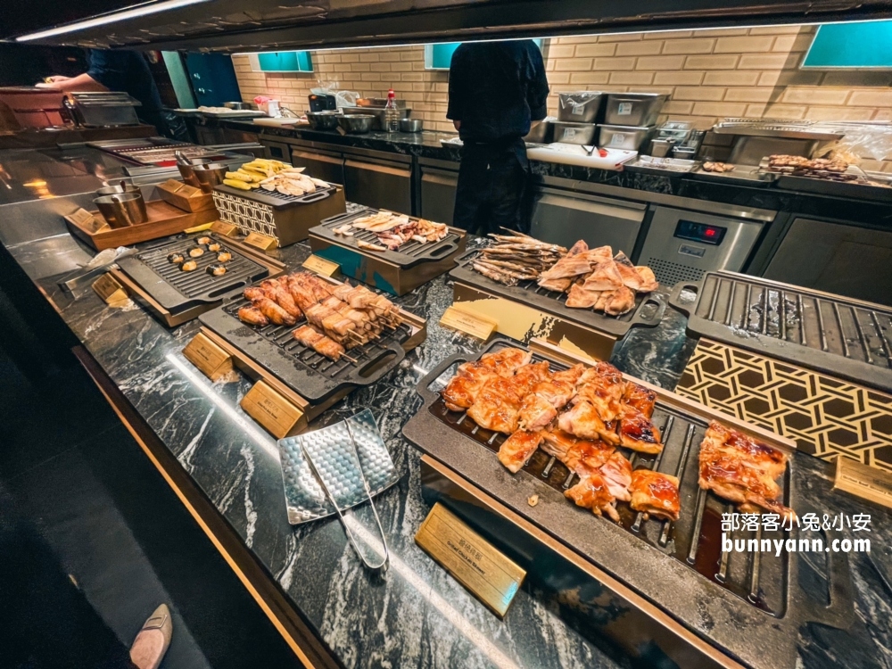 【旭集和食集錦天母店】提供多達四十道中西料理與自助霜淇淋自助吃到飽