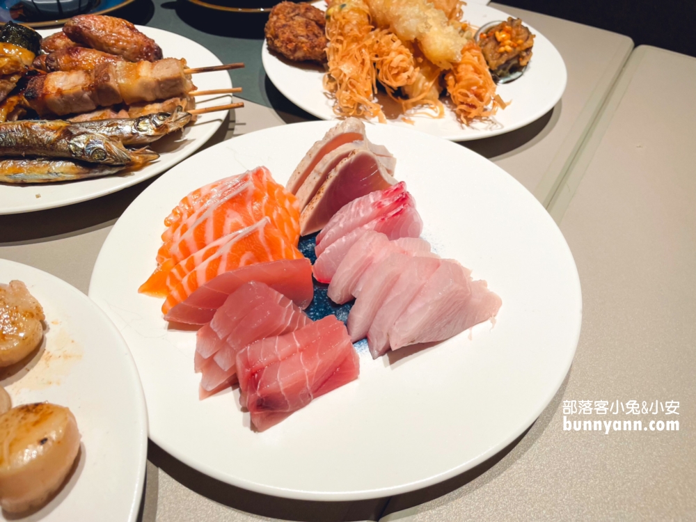 【旭集和食集錦天母店】提供多達四十道中西料理與自助霜淇淋自助吃到飽